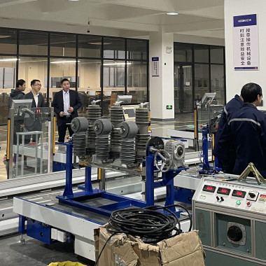 国网浙江乐清市供电有限公司总司理李建宇一行莅临9001cc金沙以诚为本电气集团调研